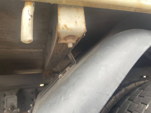 三菱ふそうキャンター平ボディ小型（2t・3t）[写真12]