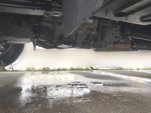 三菱ふそうキャンター平ボディ小型（2t・3t）[写真13]