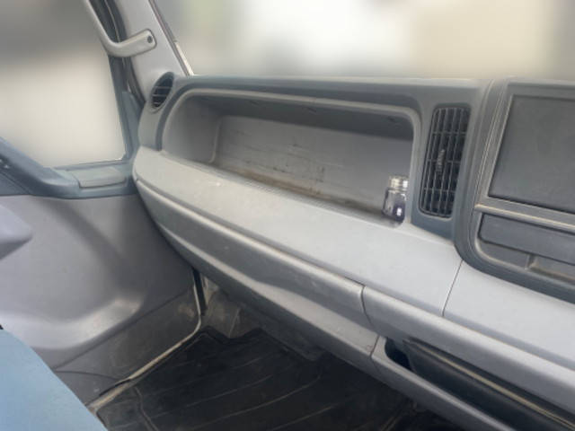 三菱ふそうキャンター平ボディ小型（2t・3t）[写真25]