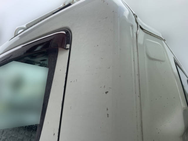 三菱ふそうキャンター平ボディ小型（2t・3t）[写真07]