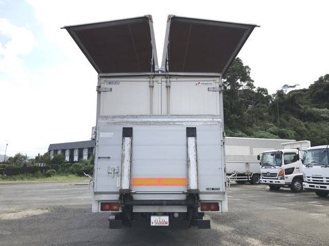 三菱ふそうファイターアルミウイング中型（4t）[写真11]