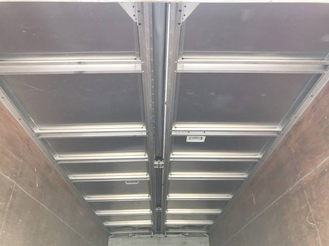 三菱ふそうファイターアルミウイング中型（4t）[写真14]