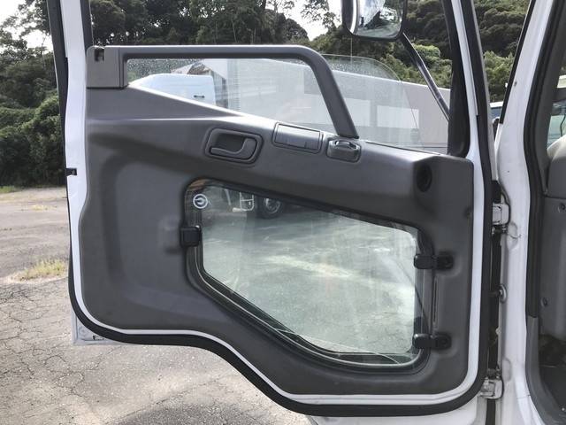 三菱ふそうファイターアルミウイング中型（4t）[写真29]