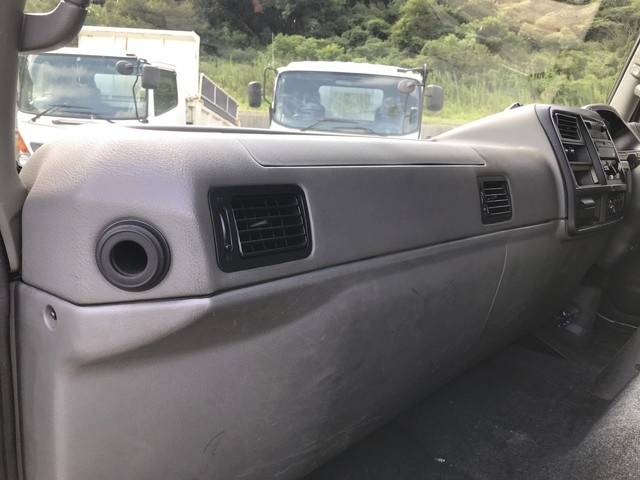 三菱ふそうファイターアルミウイング中型（4t）[写真31]