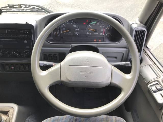 三菱ふそうファイターアルミウイング中型（4t）[写真36]