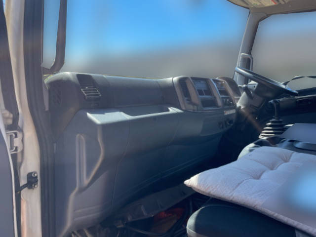 日野レンジャー幌車増トン（6t・8t）[写真22]