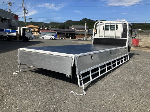 いすゞエルフアルミブロック小型（2t・3t）[写真14]