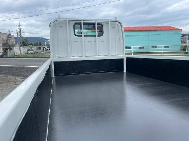 三菱ふそうキャンター平ボディ小型（2t・3t）[写真12]