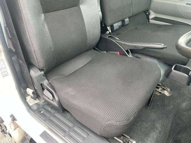 三菱ふそうキャンター平ボディ小型（2t・3t）[写真20]