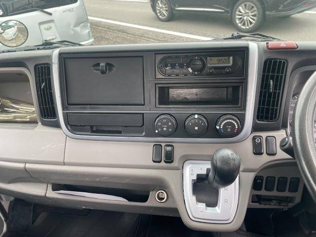 三菱ふそうキャンター平ボディ小型（2t・3t）[写真21]