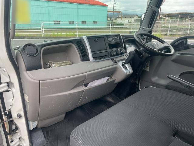 三菱ふそうキャンター平ボディ小型（2t・3t）[写真23]