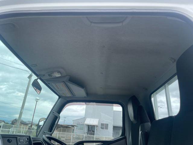 三菱ふそうキャンター平ボディ小型（2t・3t）[写真24]