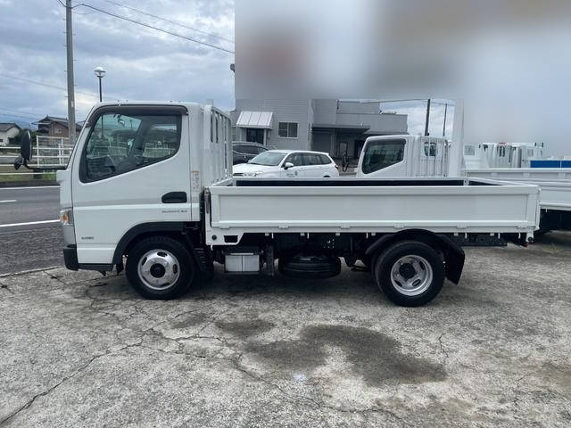 三菱ふそうキャンター平ボディ小型（2t・3t）[写真04]