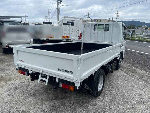 三菱ふそうキャンター平ボディ小型（2t・3t）[写真05]
