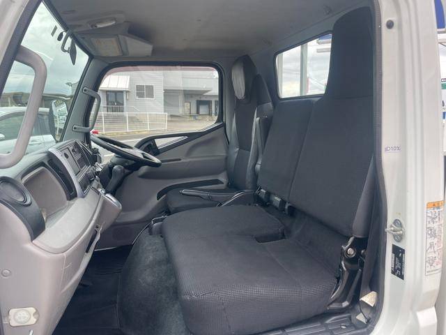 三菱ふそうキャンター平ボディ小型（2t・3t）[写真08]