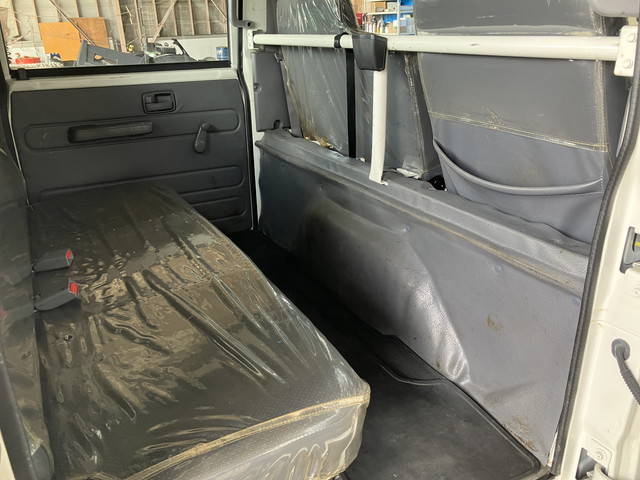 いすゞエルフダブルキャブ（Wキャブ）小型（2t・3t）[写真30]