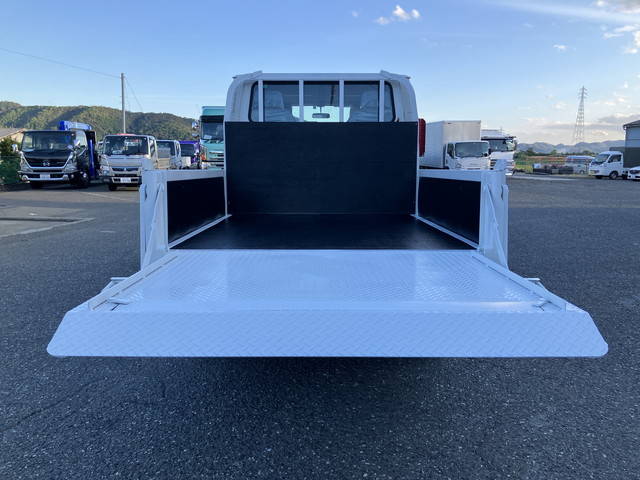 いすゞエルフダブルキャブ（Wキャブ）小型（2t・3t）[写真08]