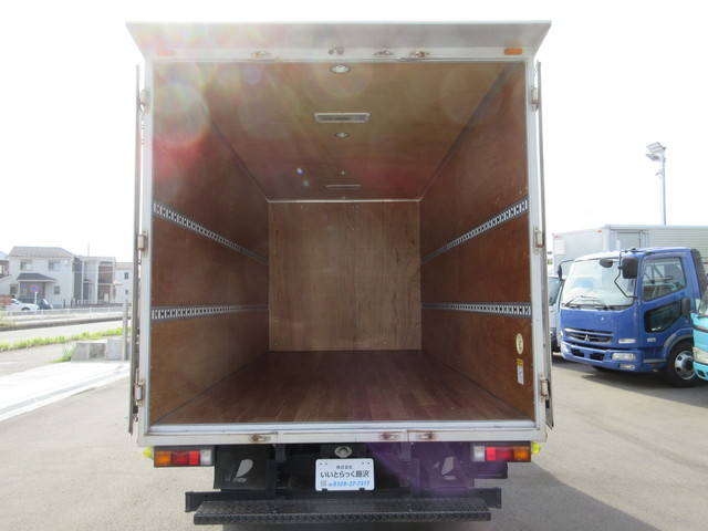 三菱ふそうキャンターアルミバン小型（2t・3t）[写真10]