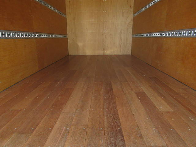 三菱ふそうキャンターアルミバン小型（2t・3t）[写真11]