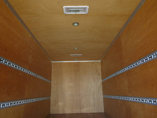 三菱ふそうキャンターアルミバン小型（2t・3t）[写真12]