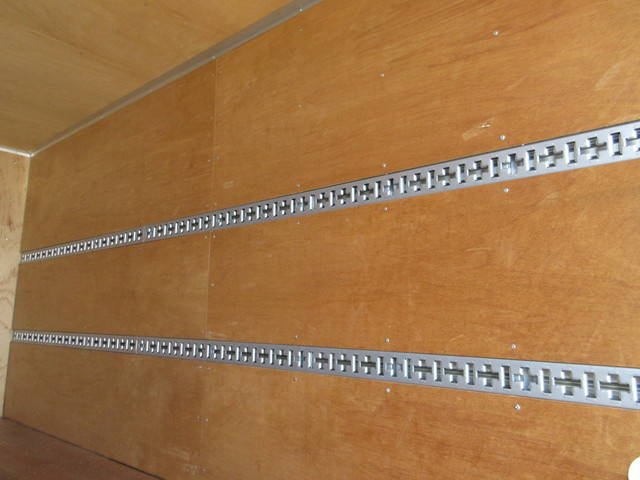 三菱ふそうキャンターアルミバン小型（2t・3t）[写真14]