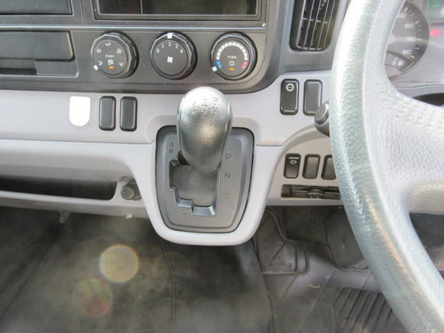 三菱ふそうキャンターアルミバン小型（2t・3t）[写真17]