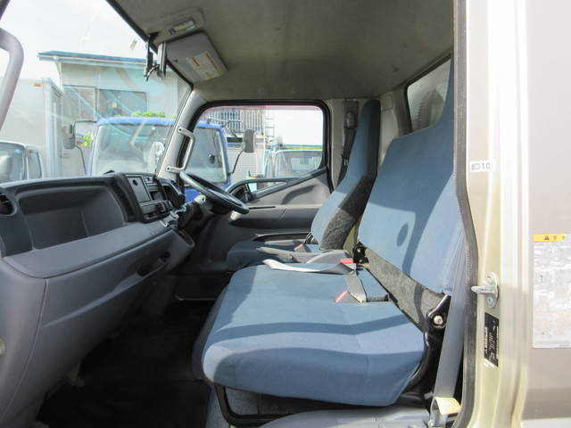 三菱ふそうキャンターアルミバン小型（2t・3t）[写真22]