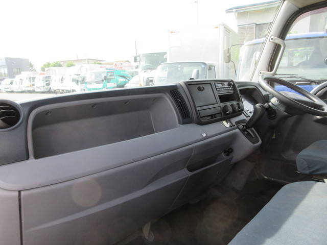 三菱ふそうキャンターアルミバン小型（2t・3t）[写真23]