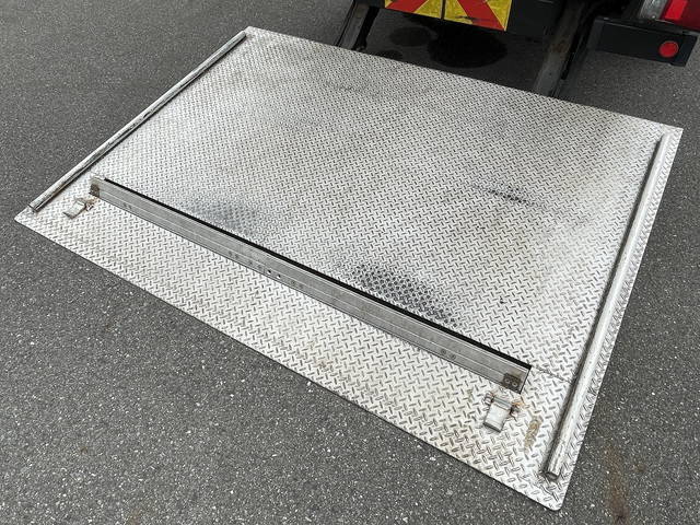 日野デュトロアルミバン小型（2t・3t）[写真10]