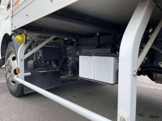 日野デュトロアルミバン小型（2t・3t）[写真21]
