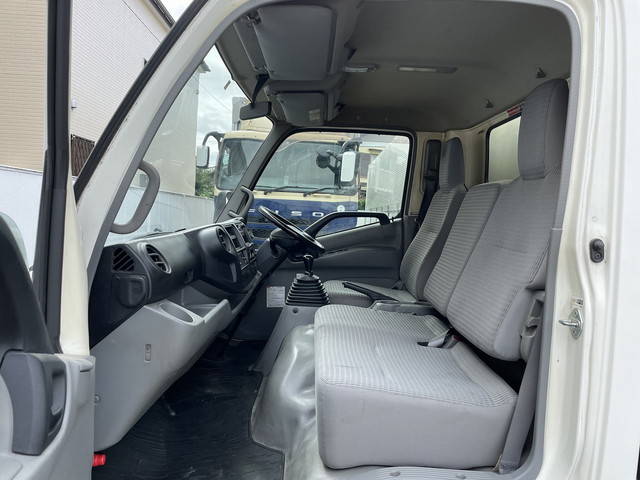 日野デュトロアルミバン小型（2t・3t）[写真35]