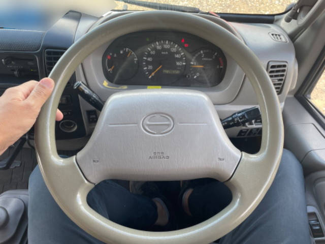 日野デュトロパネルバン小型（2t・3t）[写真30]