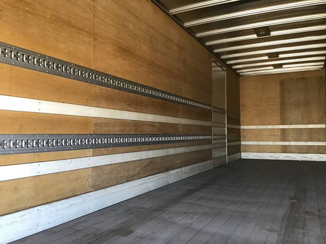 UDトラックスクオンアルミバン大型（10t）[写真11]