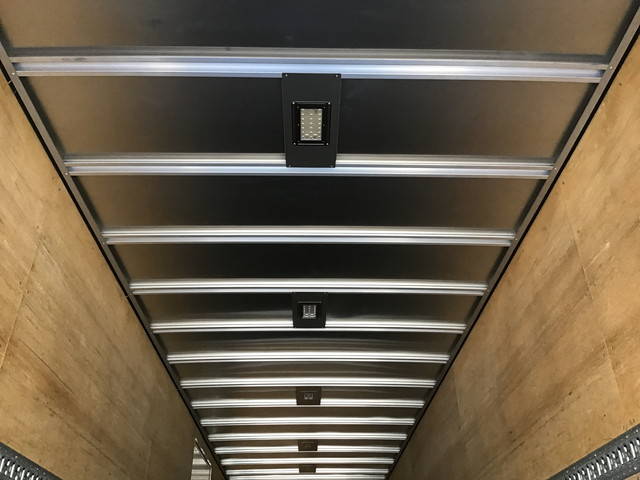 UDトラックスクオンアルミバン大型（10t）[写真13]