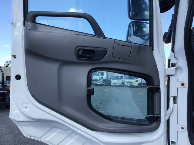 UDトラックスクオンアルミバン大型（10t）[写真25]