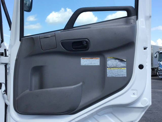 UDトラックスクオンアルミバン大型（10t）[写真26]