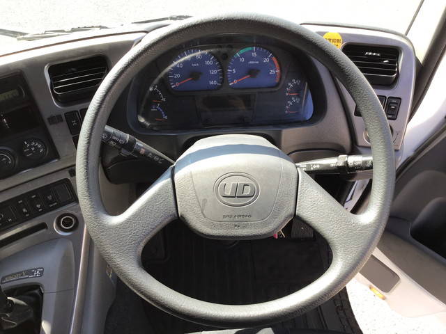 UDトラックスクオンアルミバン大型（10t）[写真36]