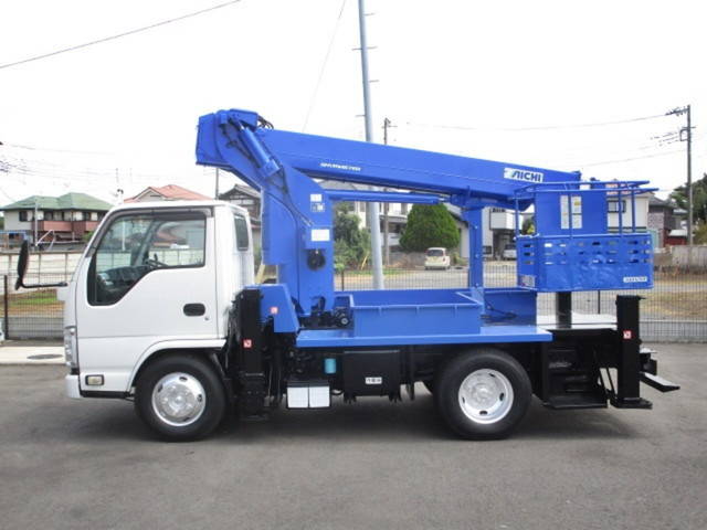 いすゞエルフ高所作業車小型（2t・3t）[写真04]