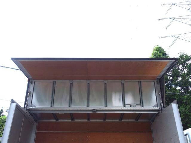 三菱ふそうキャンターアルミウイング小型（2t・3t）[写真16]