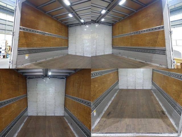 三菱ふそうキャンターアルミウイング小型（2t・3t）[写真11]