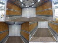 三菱ふそうキャンターアルミウイング小型（2t・3t）[写真11]