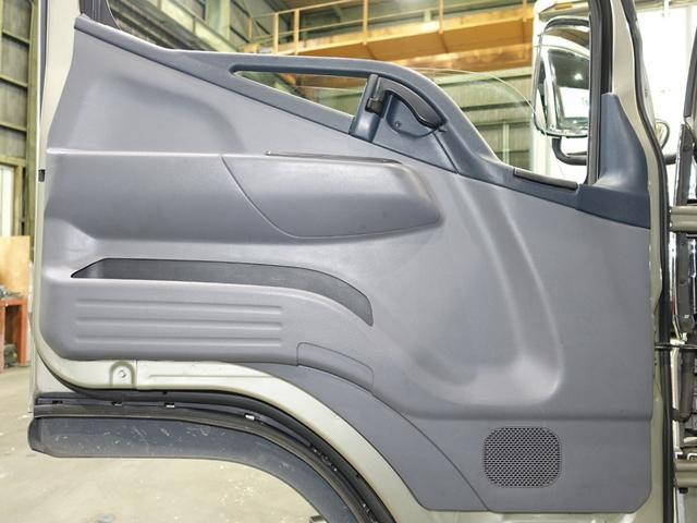 三菱ふそうキャンターアルミウイング小型（2t・3t）[写真12]