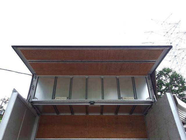 三菱ふそうキャンターアルミウイング小型（2t・3t）[写真17]