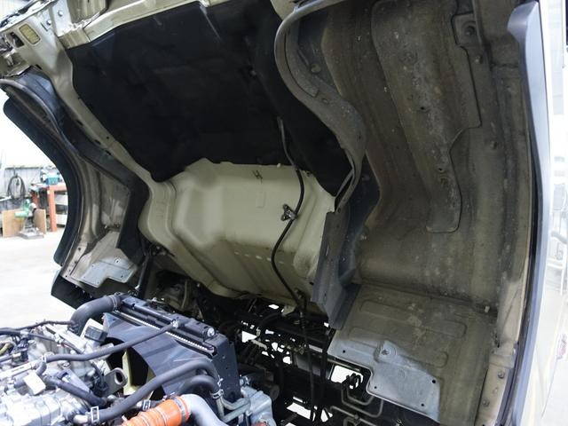 三菱ふそうキャンターアルミウイング小型（2t・3t）[写真22]