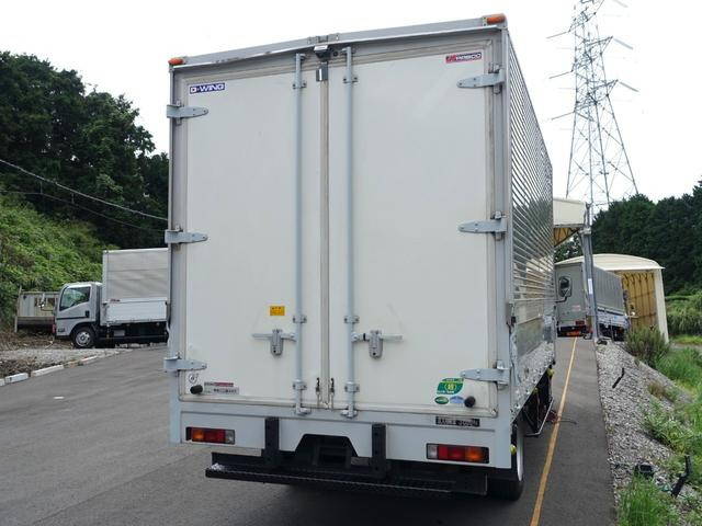 三菱ふそうキャンターアルミウイング小型（2t・3t）[写真04]