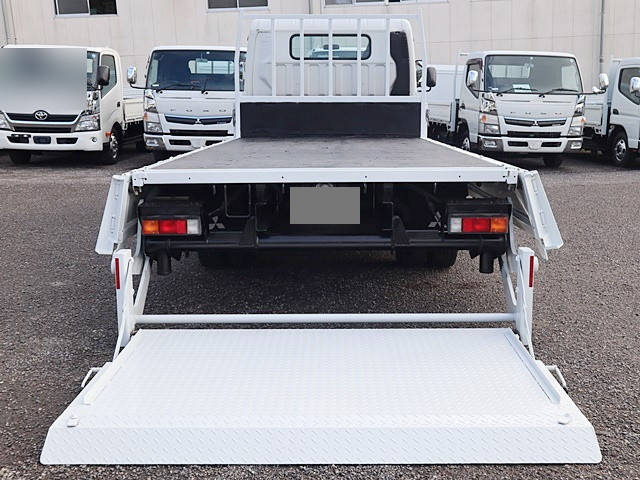 三菱ふそうキャンター平ボディ小型（2t・3t）[写真10]