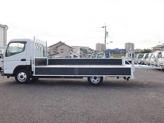三菱ふそうキャンター平ボディ小型（2t・3t）[写真12]