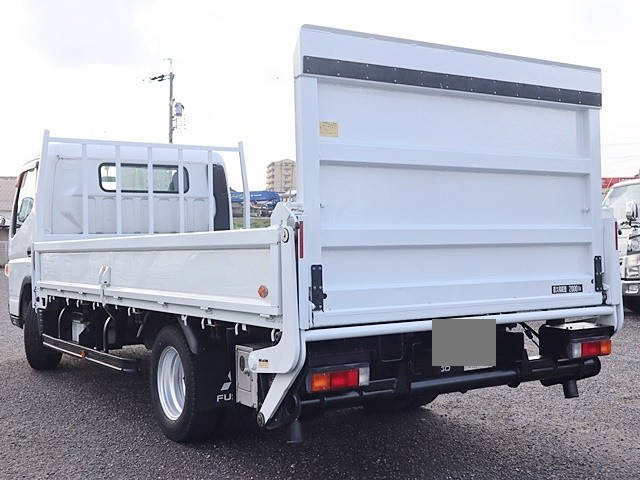 三菱ふそうキャンター平ボディ小型（2t・3t）[写真02]
