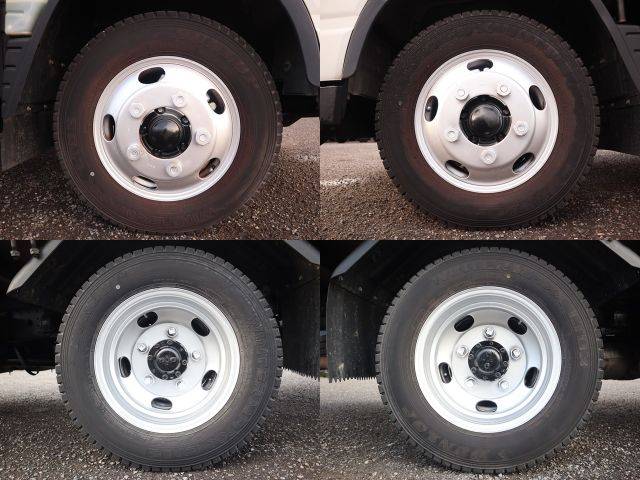 三菱ふそうキャンター平ボディ小型（2t・3t）[写真20]