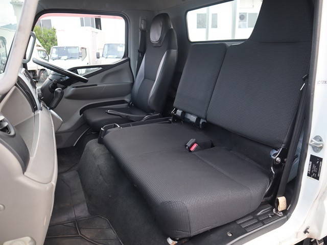 三菱ふそうキャンター平ボディ小型（2t・3t）[写真26]